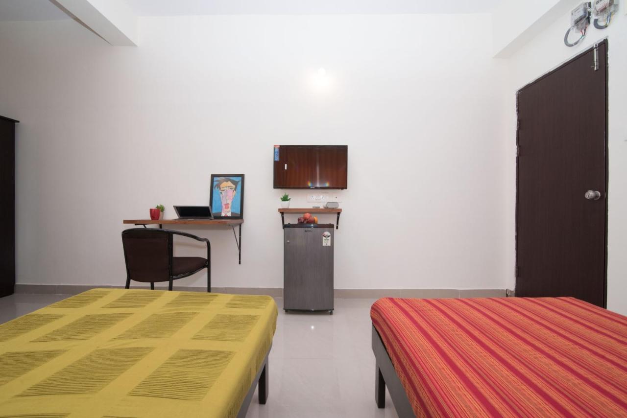 Buzz Quarter Hotel Hyderabad Eksteriør billede