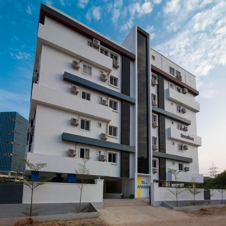 Buzz Quarter Hotel Hyderabad Eksteriør billede