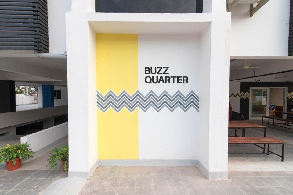 Buzz Quarter Hotel Hyderabad Eksteriør billede